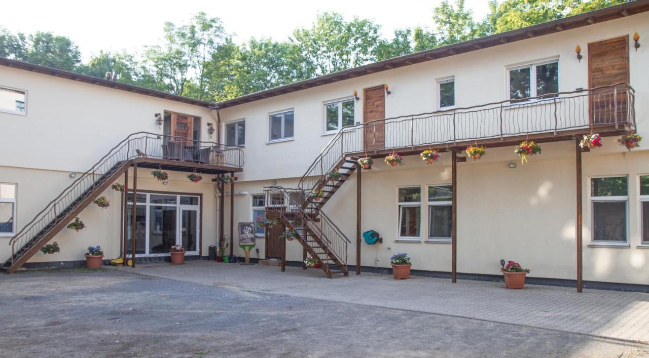 Apartment Black Der Sportschule Badura لبسيا المظهر الخارجي الصورة